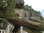 八畳岩